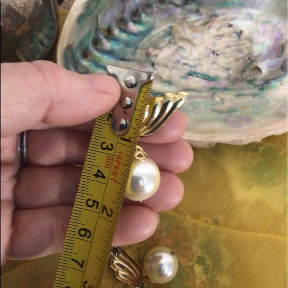 Vintage Dangle Stud Earrings Pearls & Gold Winged Accent BEAUTIFUL! - Picture 9 of 13